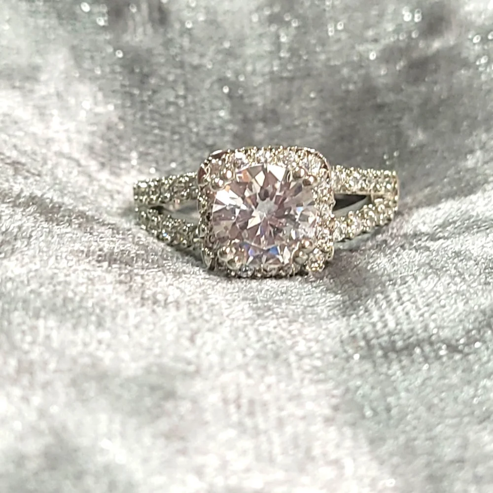 4 Prong White Zircon Silver Color Engagement Ring - Picture 6 of 8